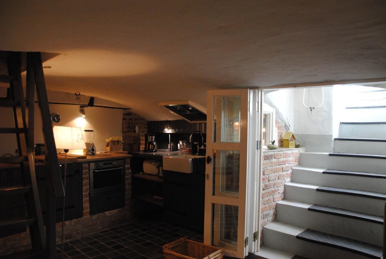 Bed & Breakfast Adrichem En Scherpenseel 2*
